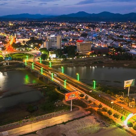 Hoang Thinh Hotel Kon Tum Buitenkant foto