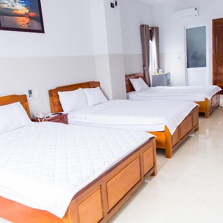 Hoang Thinh Hotel Kon Tum Buitenkant foto