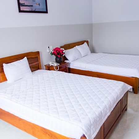 Hoang Thinh Hotel Kon Tum Buitenkant foto