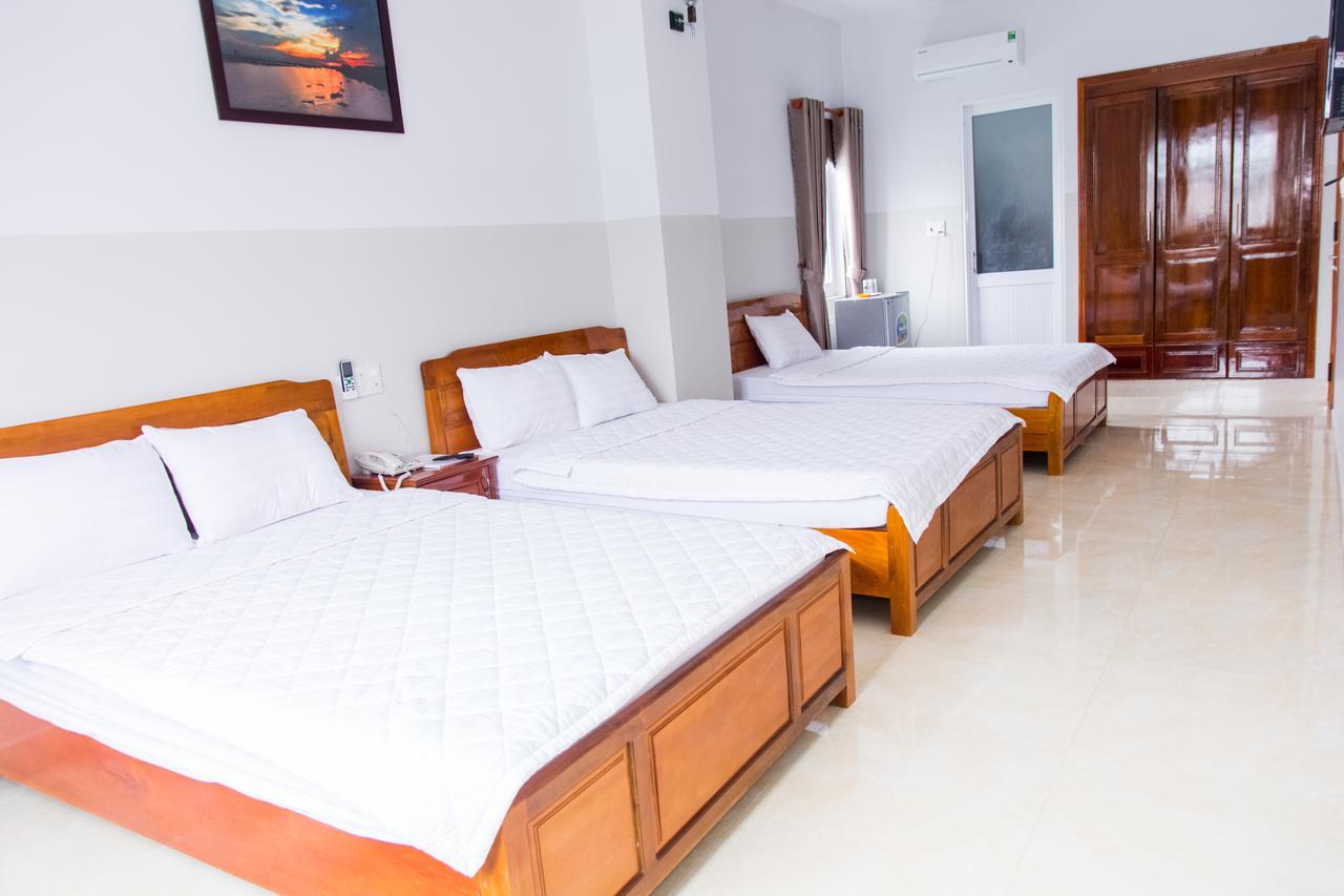 Hoang Thinh Hotel Kon Tum Buitenkant foto