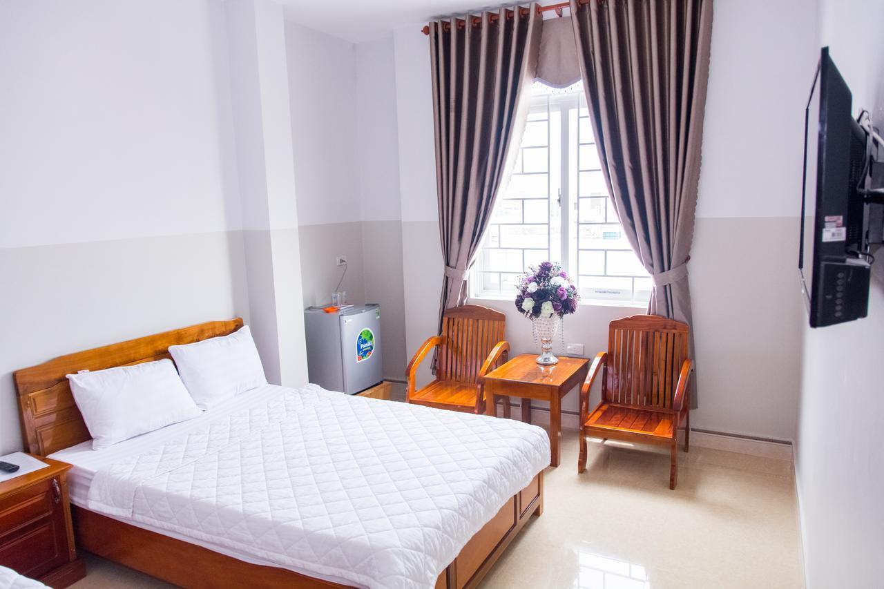 Hoang Thinh Hotel Kon Tum Buitenkant foto
