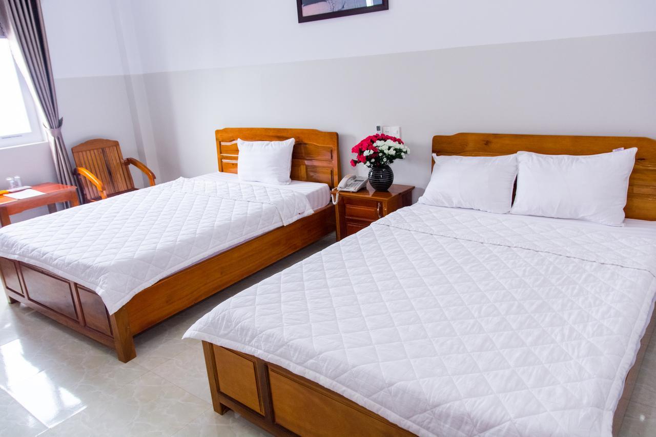 Hoang Thinh Hotel Kon Tum Buitenkant foto