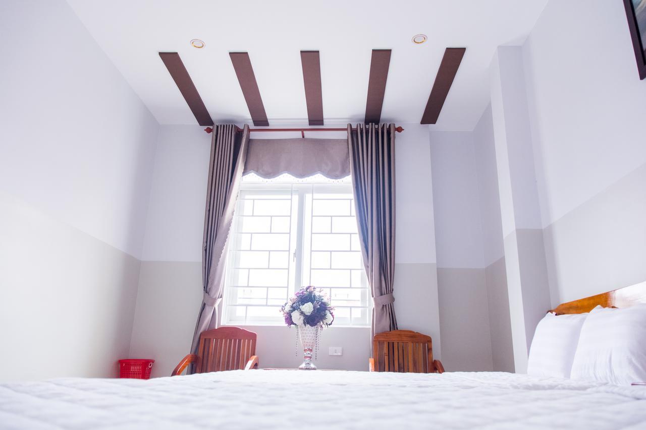Hoang Thinh Hotel Kon Tum Buitenkant foto
